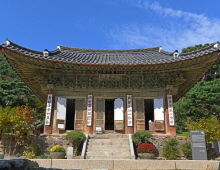 Touring Incheon's Buddhist temples