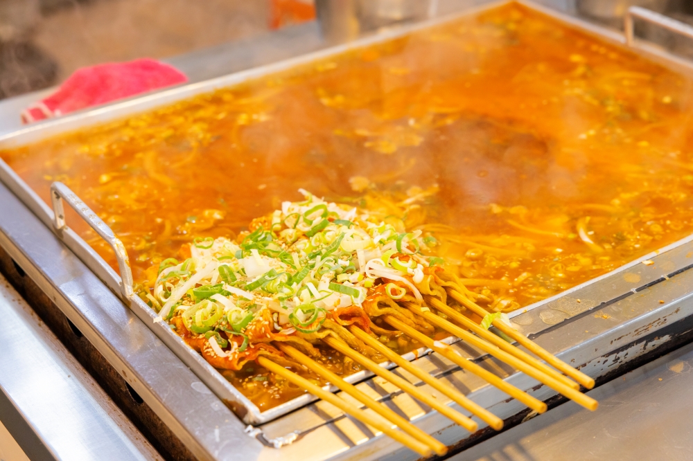 Four winter street snacks in Incheon’s traditional markets